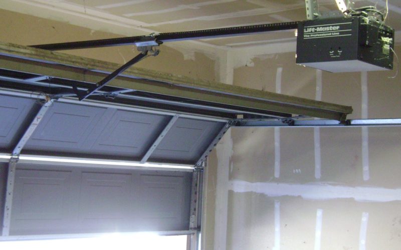 Garage door opener motor unit