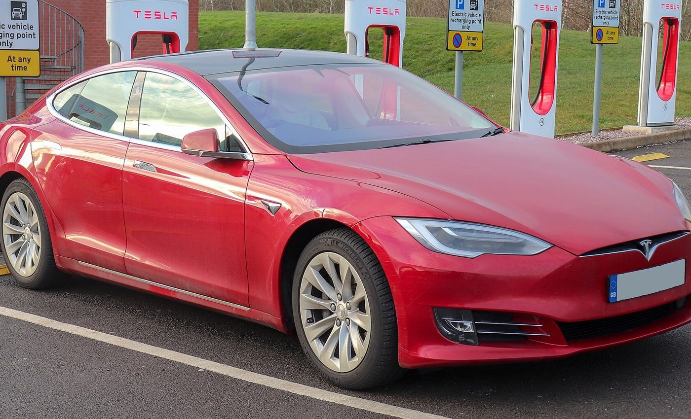 Tesla Model S 75D parked, front three-quarter view