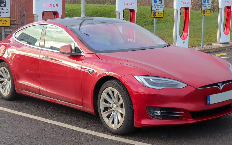 Tesla Model S 75D parked, front three-quarter view